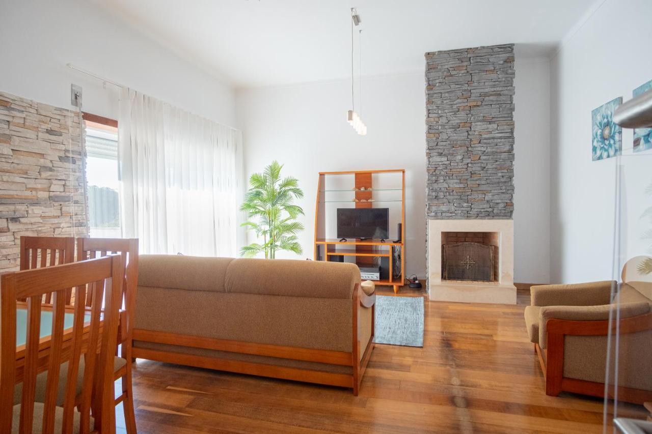 8 Rodrigues Family House - Villa With Patio Назаре Екстериор снимка